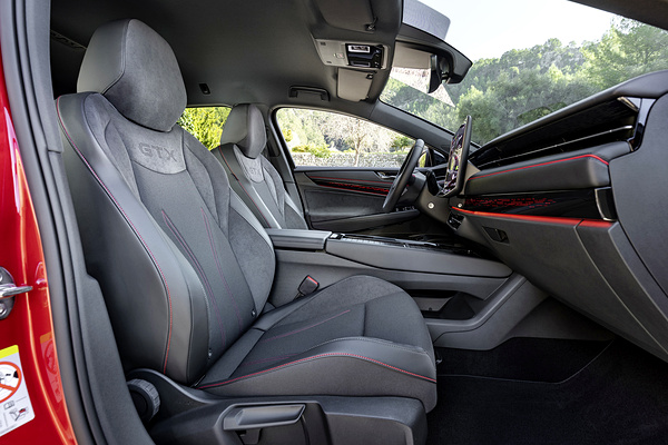 Volkswagen ID.7 GTX Tourer frontseats view