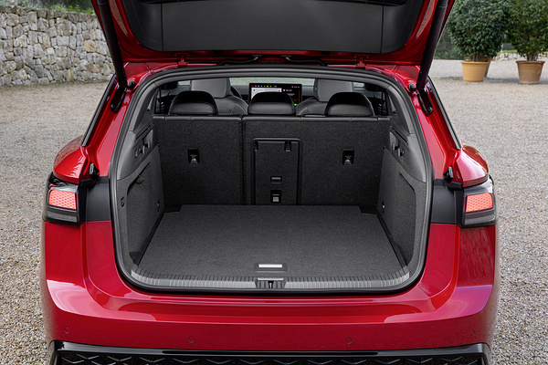 Volkswagen ID.7 GTX Tourer trunk view