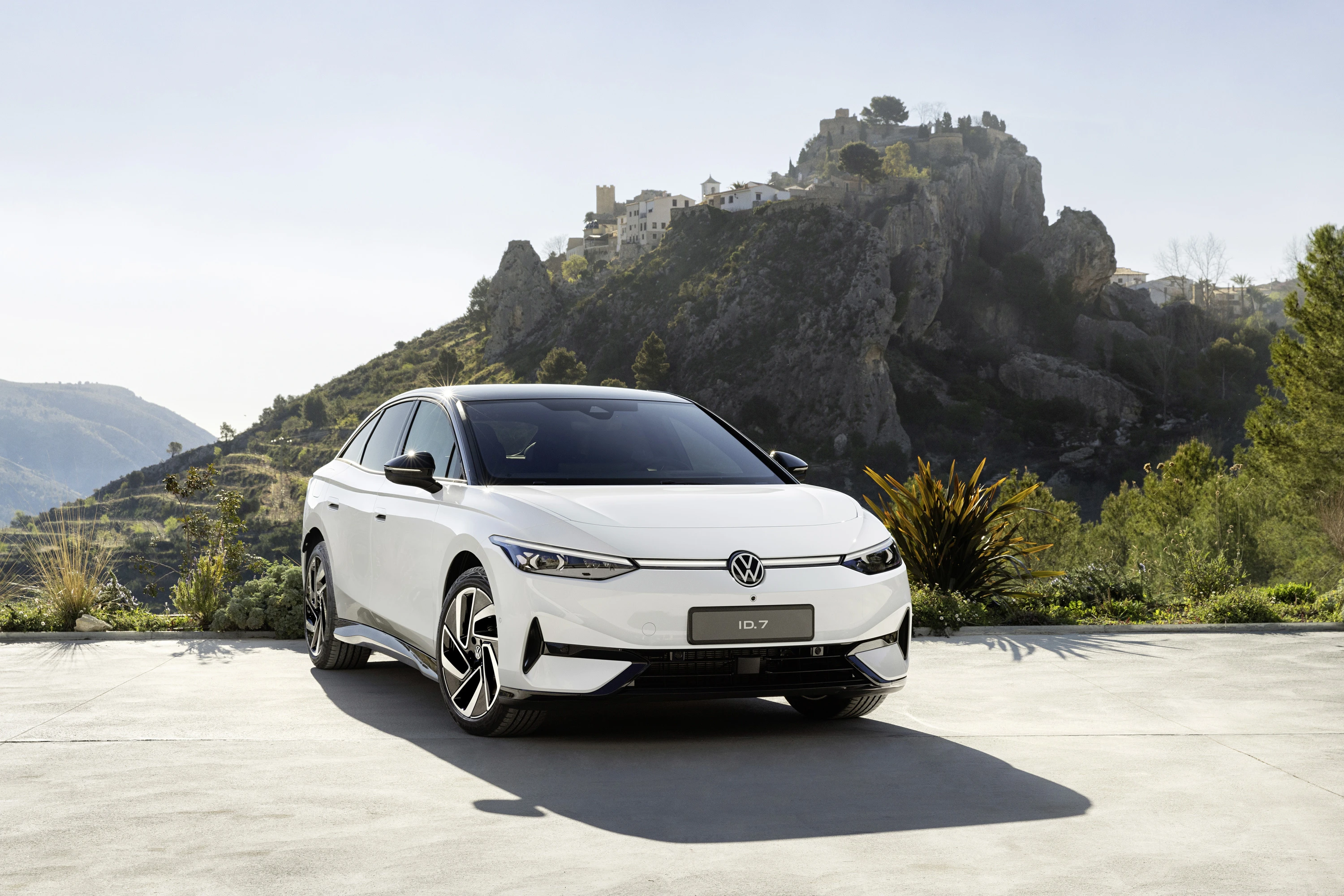 Volkswagen ID.7 Pro S exterior view