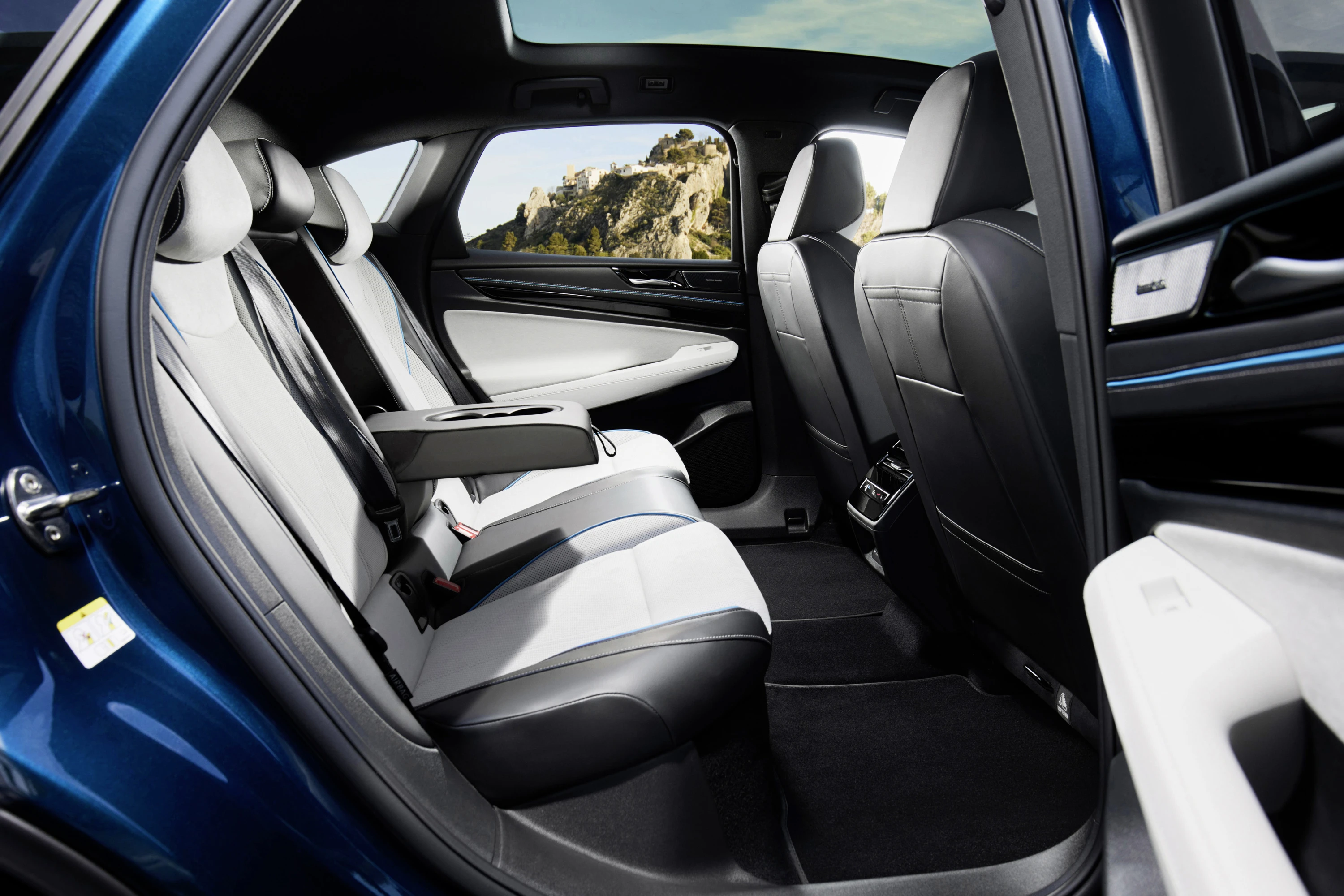 Volkswagen ID.7 Pure secondrowseats view