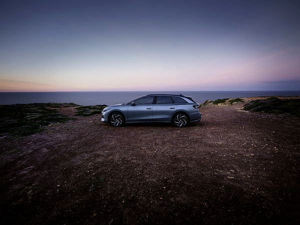 Volkswagen ID.7 Tourer Pro exterior view