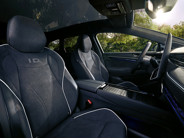 Volkswagen ID.7 Tourer Pro frontseats view