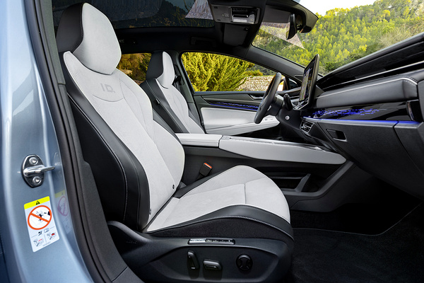 Volkswagen ID.7 Tourer Pro frontseats view
