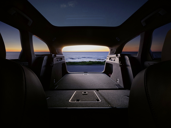 Volkswagen ID.7 Tourer Pro trunk view