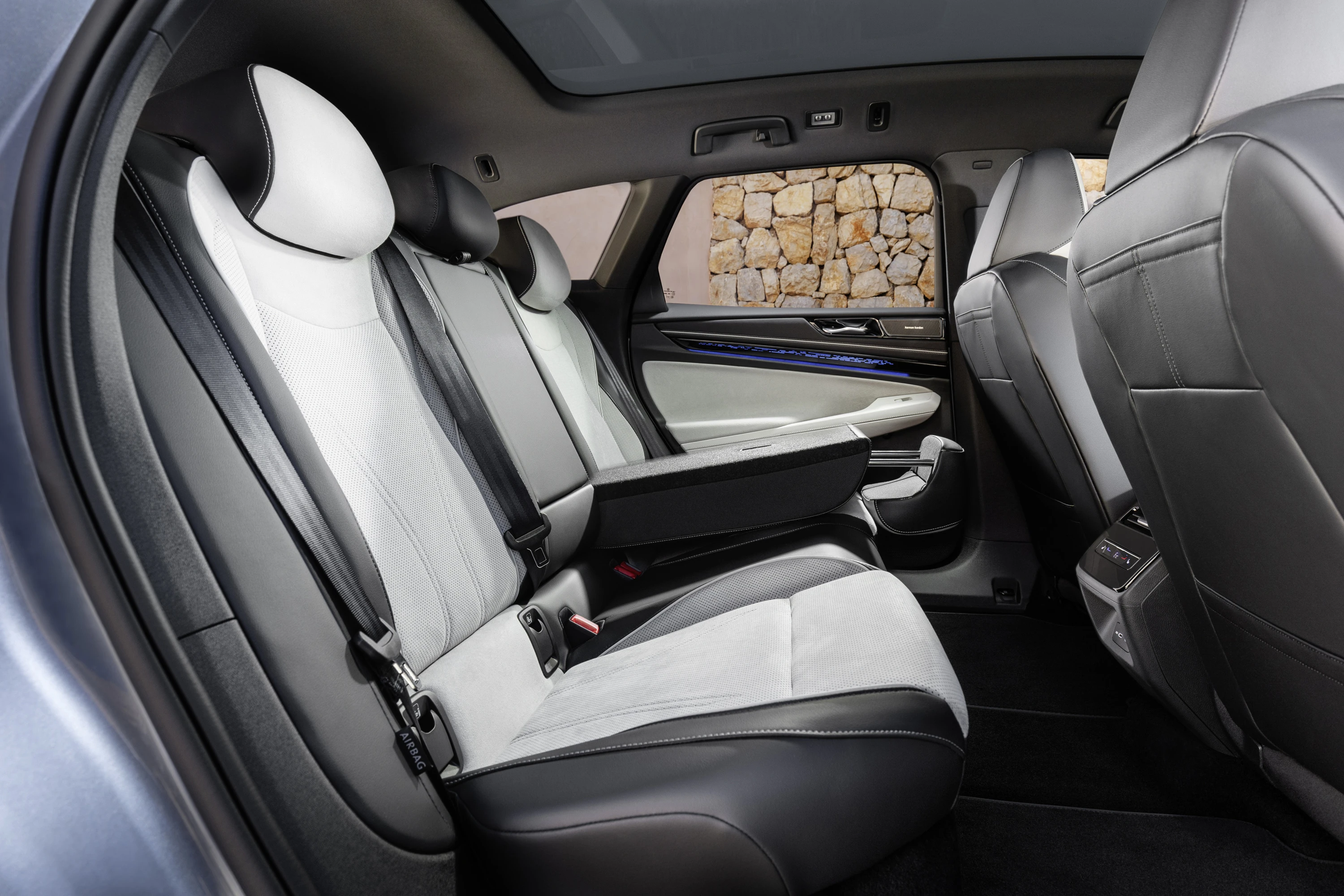 Volkswagen ID.7 Tourer Pro secondrowseats view