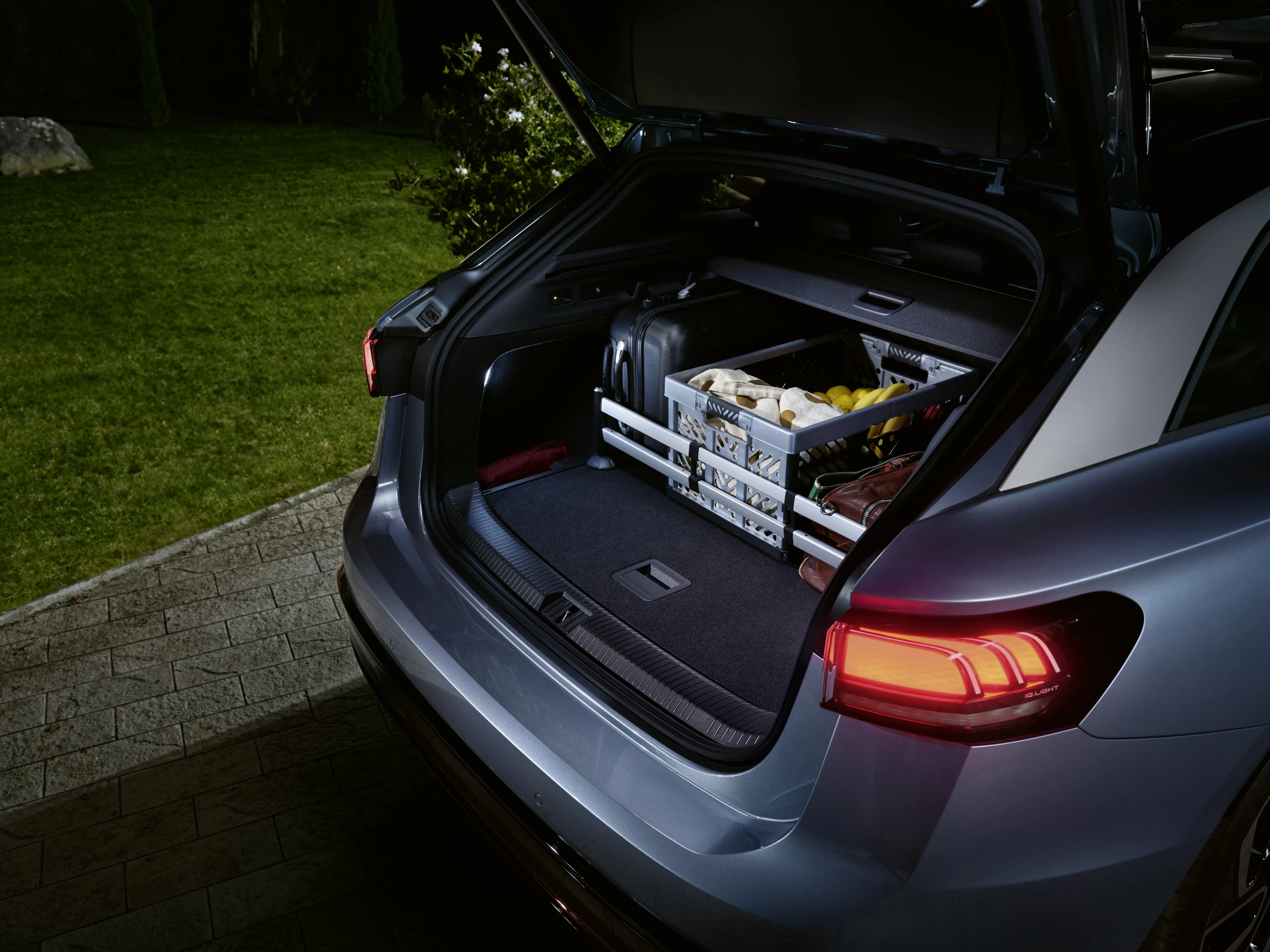 Volkswagen ID.7 Tourer Pro S trunk view