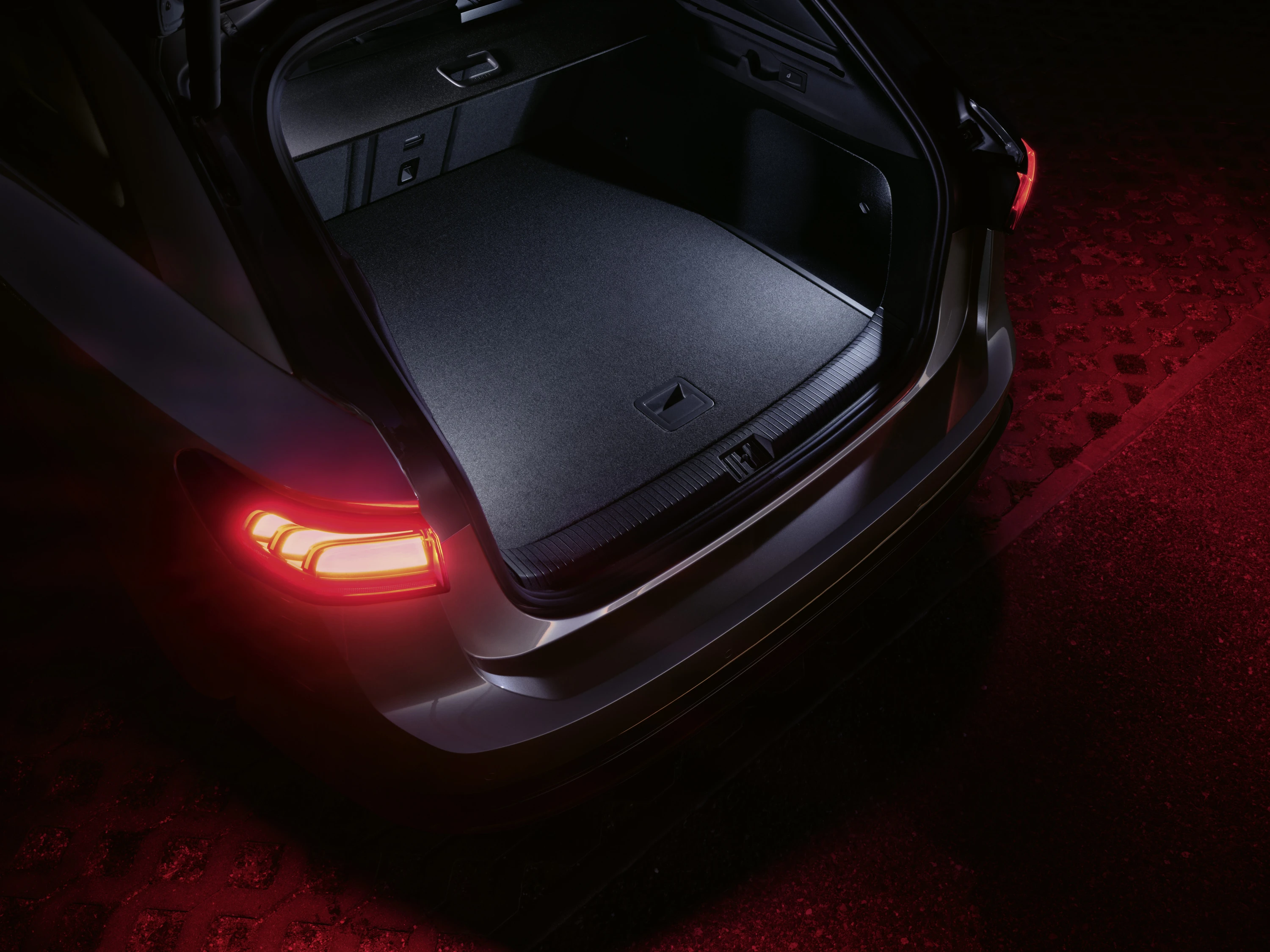 Volkswagen ID.7 Tourer Pro S trunk view