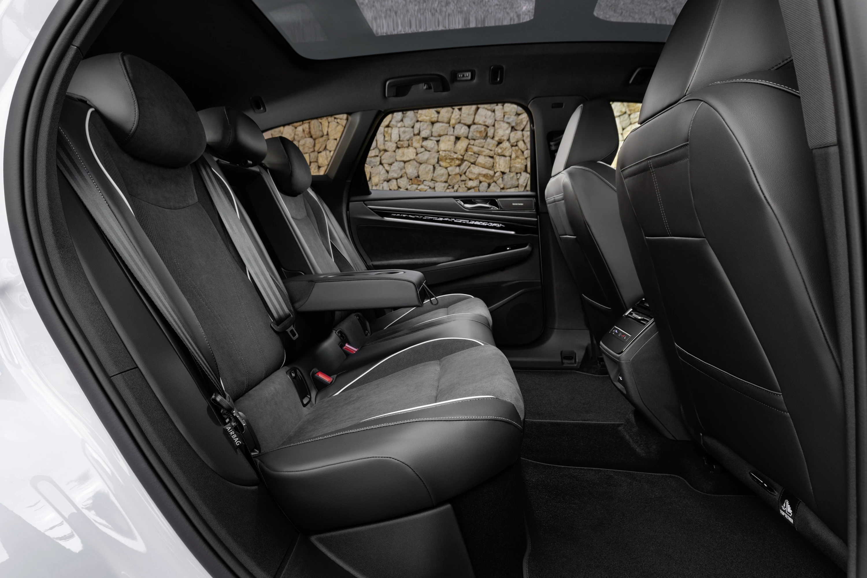 Volkswagen ID.7 Tourer Pro S secondrowseats view