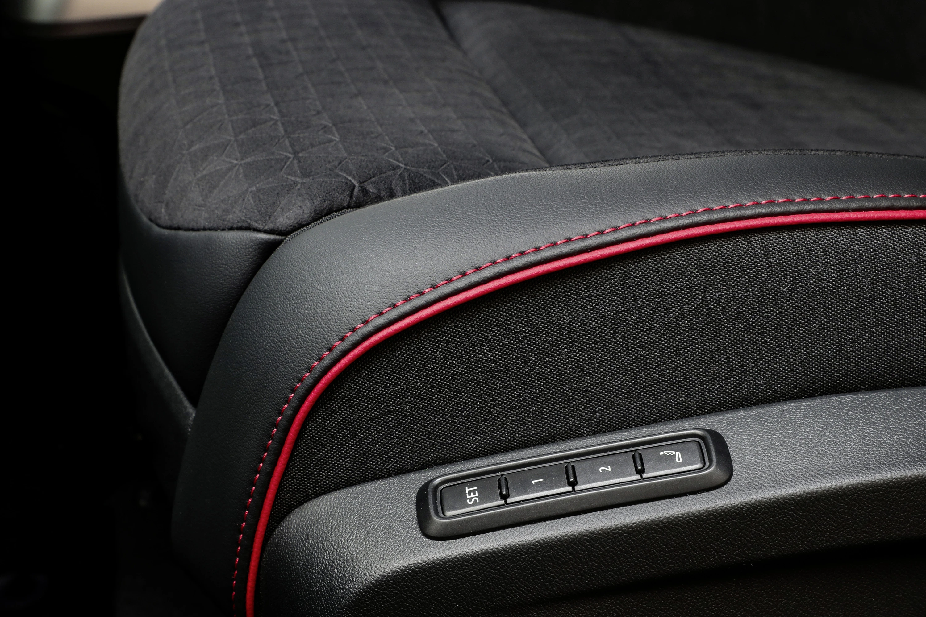 Volkswagen ID. Buzz GTX frontseats view