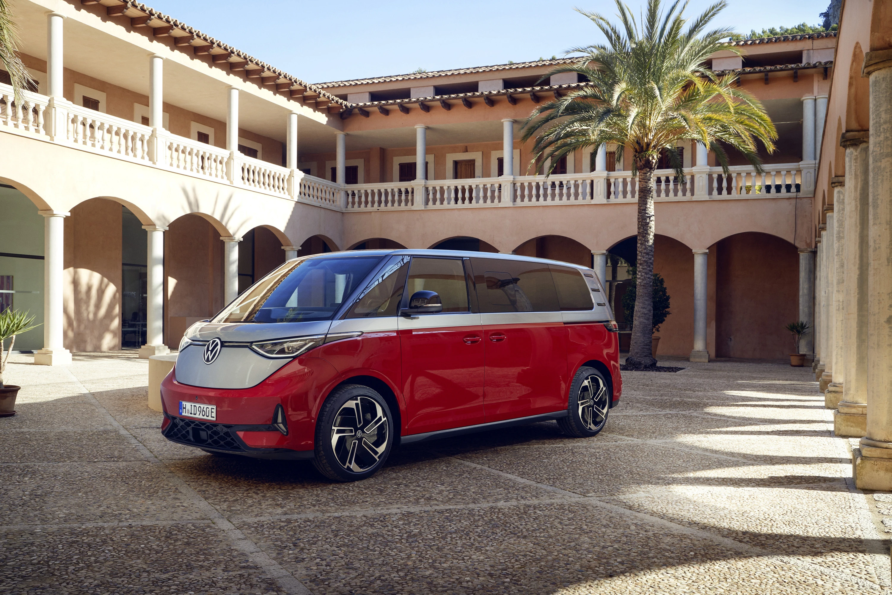 Volkswagen ID. Buzz GTX exterior view