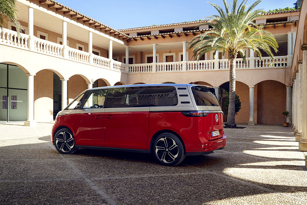 Volkswagen ID. Buzz GTX LWB exterior view
