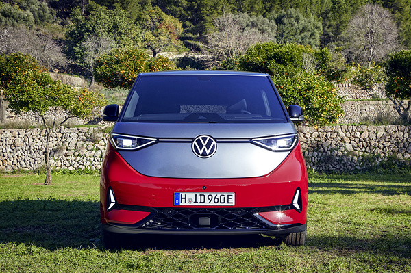Volkswagen ID. Buzz GTX LWB exterior view