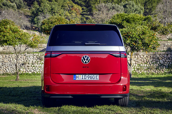Volkswagen ID. Buzz GTX LWB exterior view