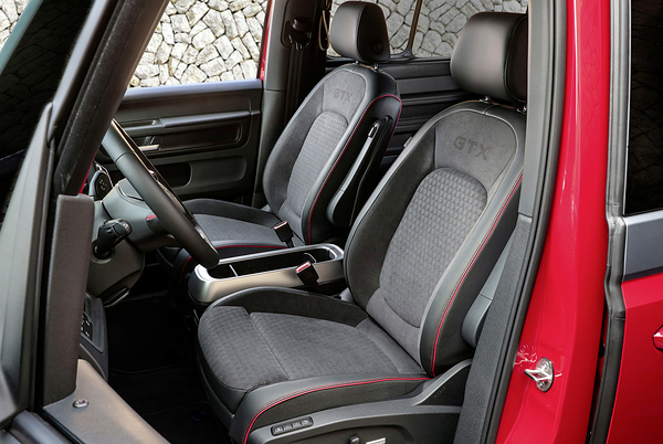 Volkswagen ID. Buzz GTX LWB frontseats view