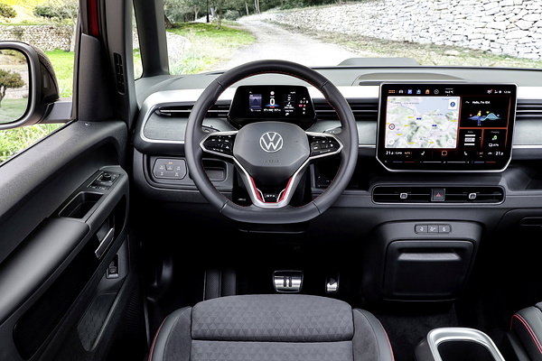 Volkswagen ID. Buzz GTX LWB screens view