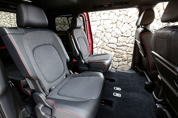 Volkswagen ID. Buzz GTX LWB secondrowseats view