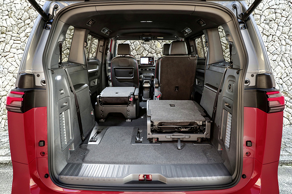 Volkswagen ID. Buzz GTX LWB trunk view