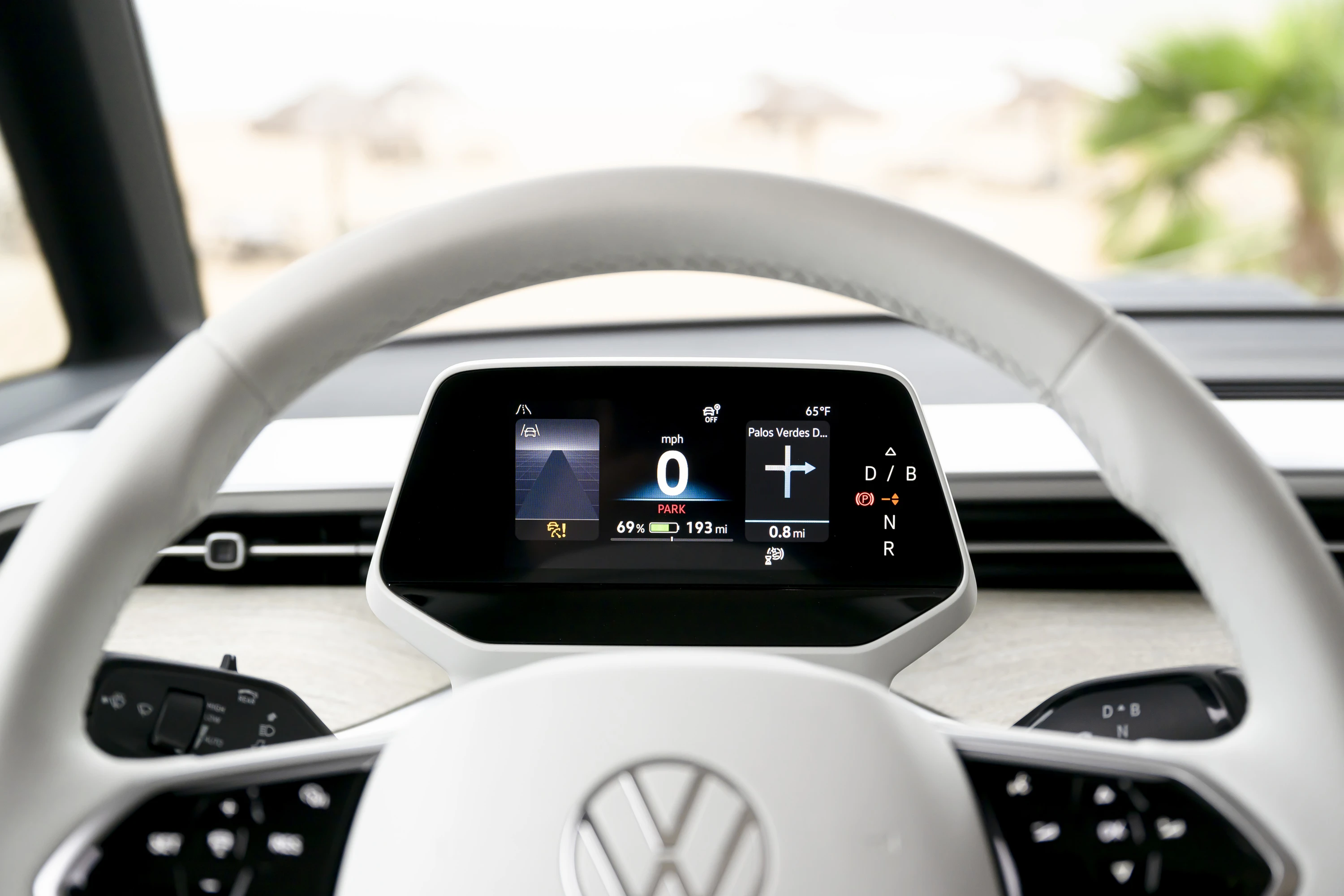 Volkswagen ID. Buzz LWB Pro 4MOTION 86 kWh screens view