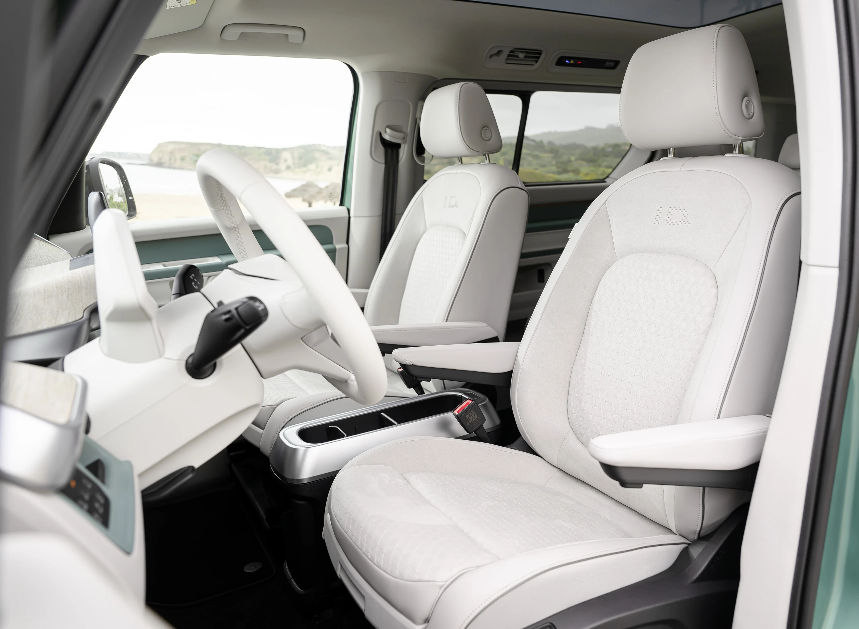 Volkswagen ID. Buzz LWB Pro 4MOTION 86 kWh frontseats view