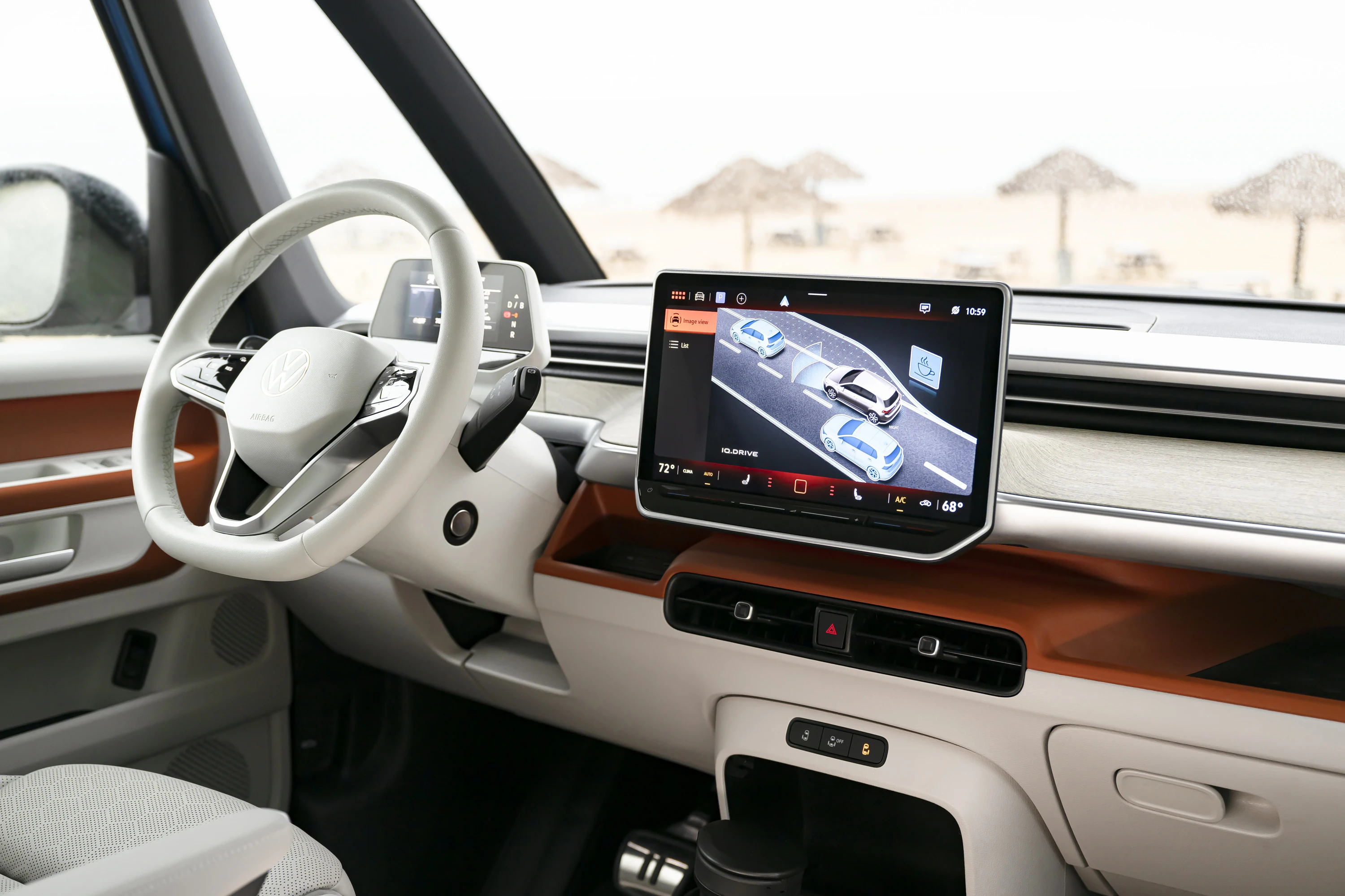 Volkswagen ID. Buzz LWB Pro 4MOTION 86 kWh screens view