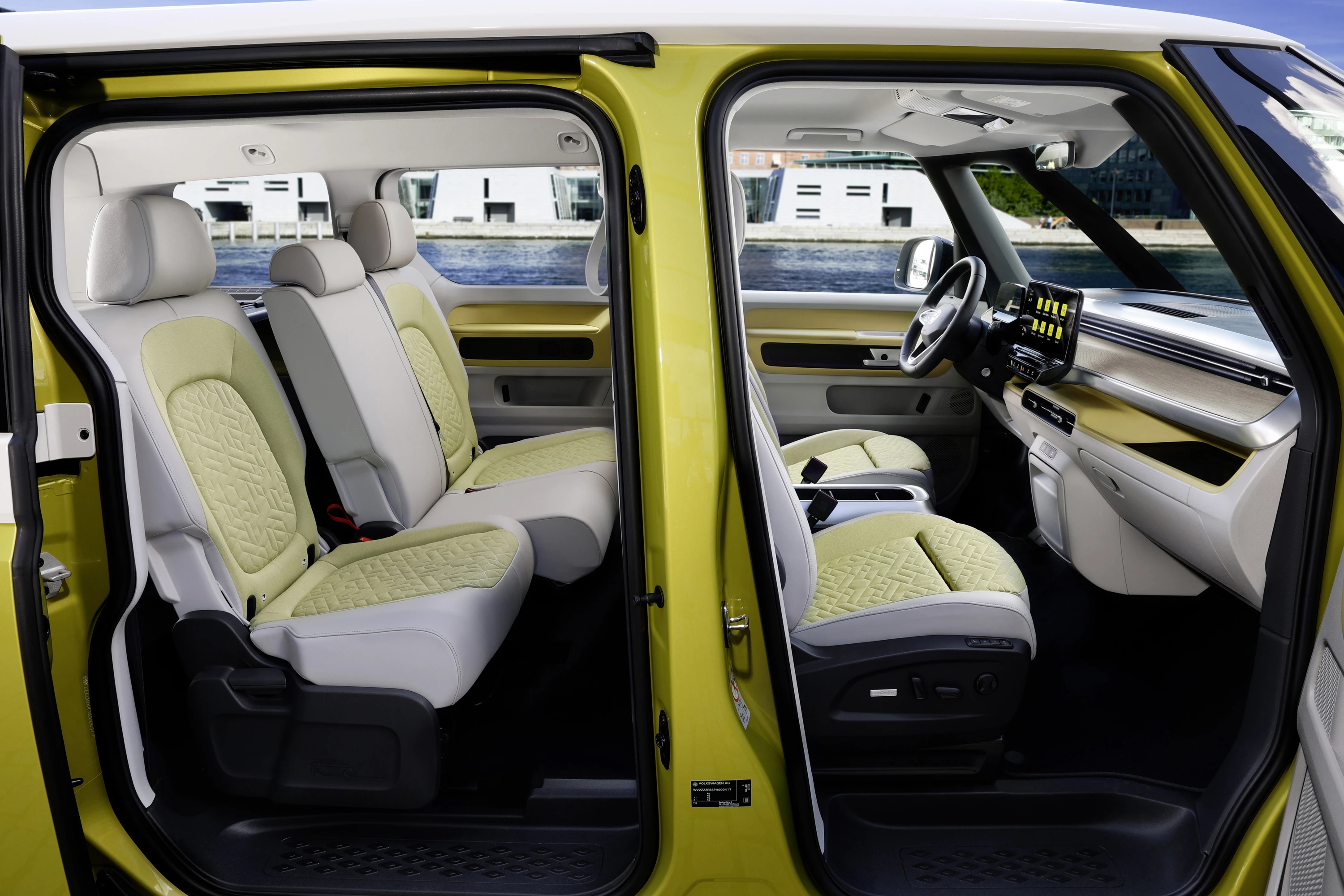 Volkswagen ID. Buzz NWB Pro 4MOTION 79 kWh secondrowseats view