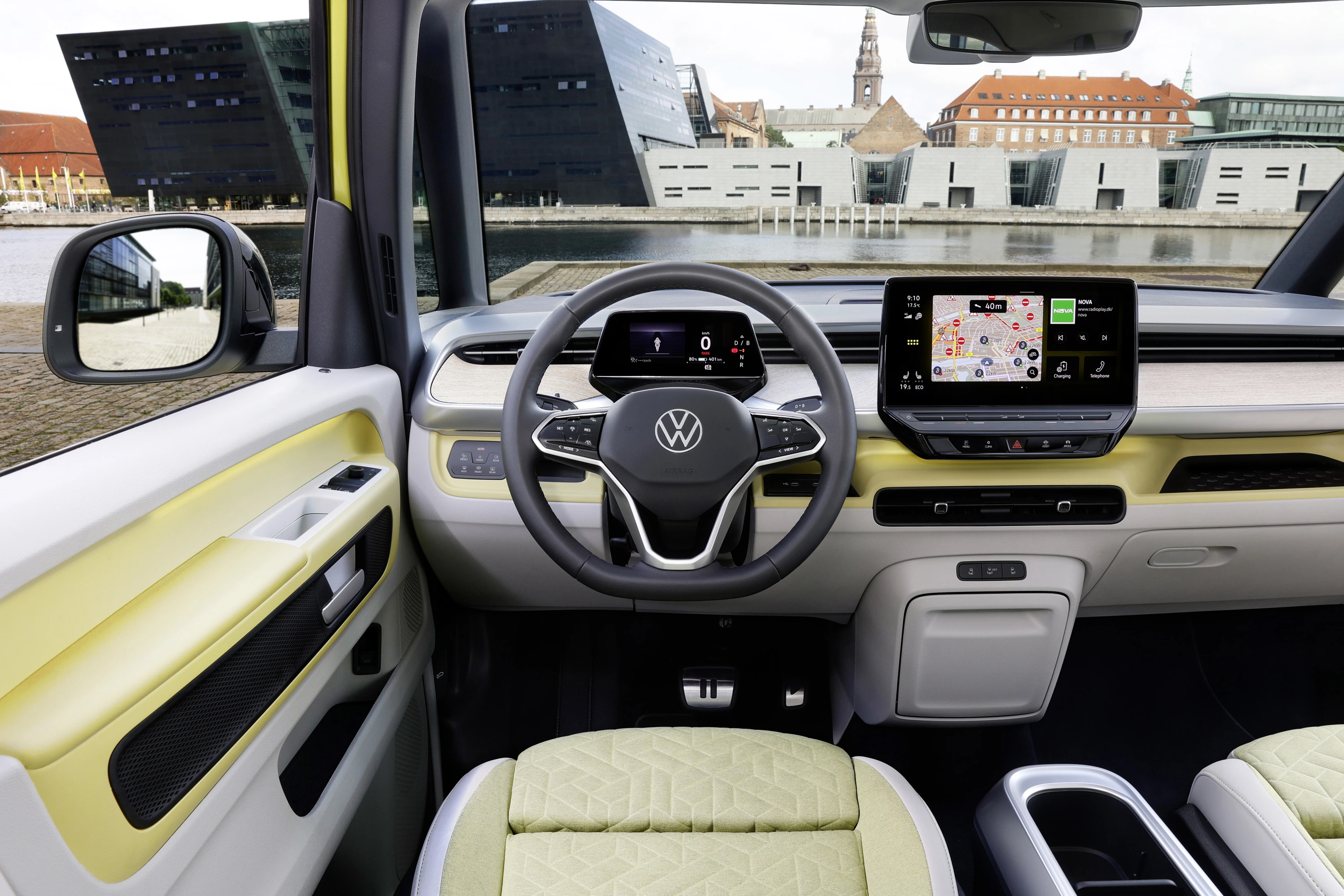 Volkswagen ID. Buzz NWB Pure 59 kWh screens view