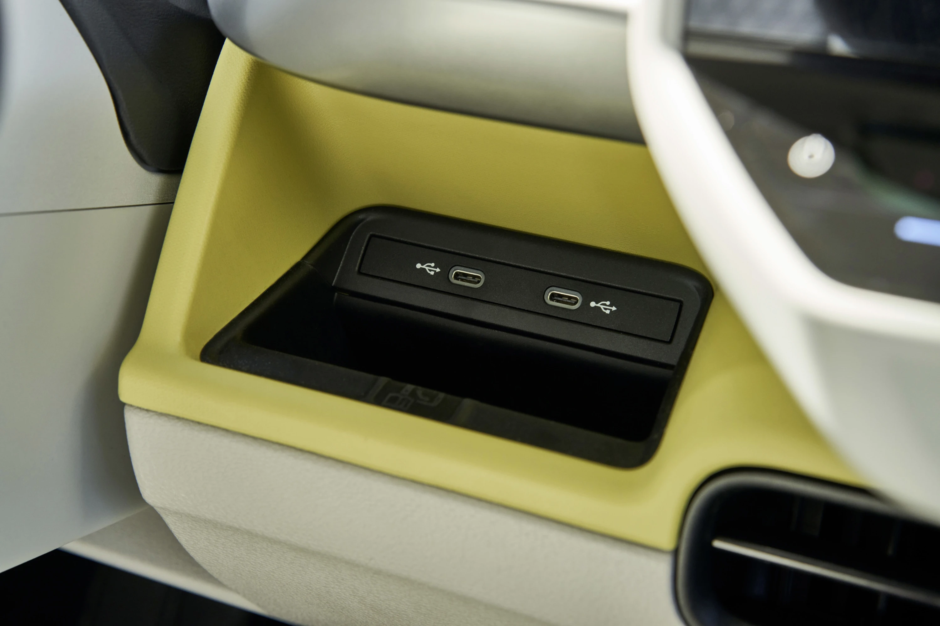 Volkswagen ID. Buzz NWB Pure 59 kWh interior view