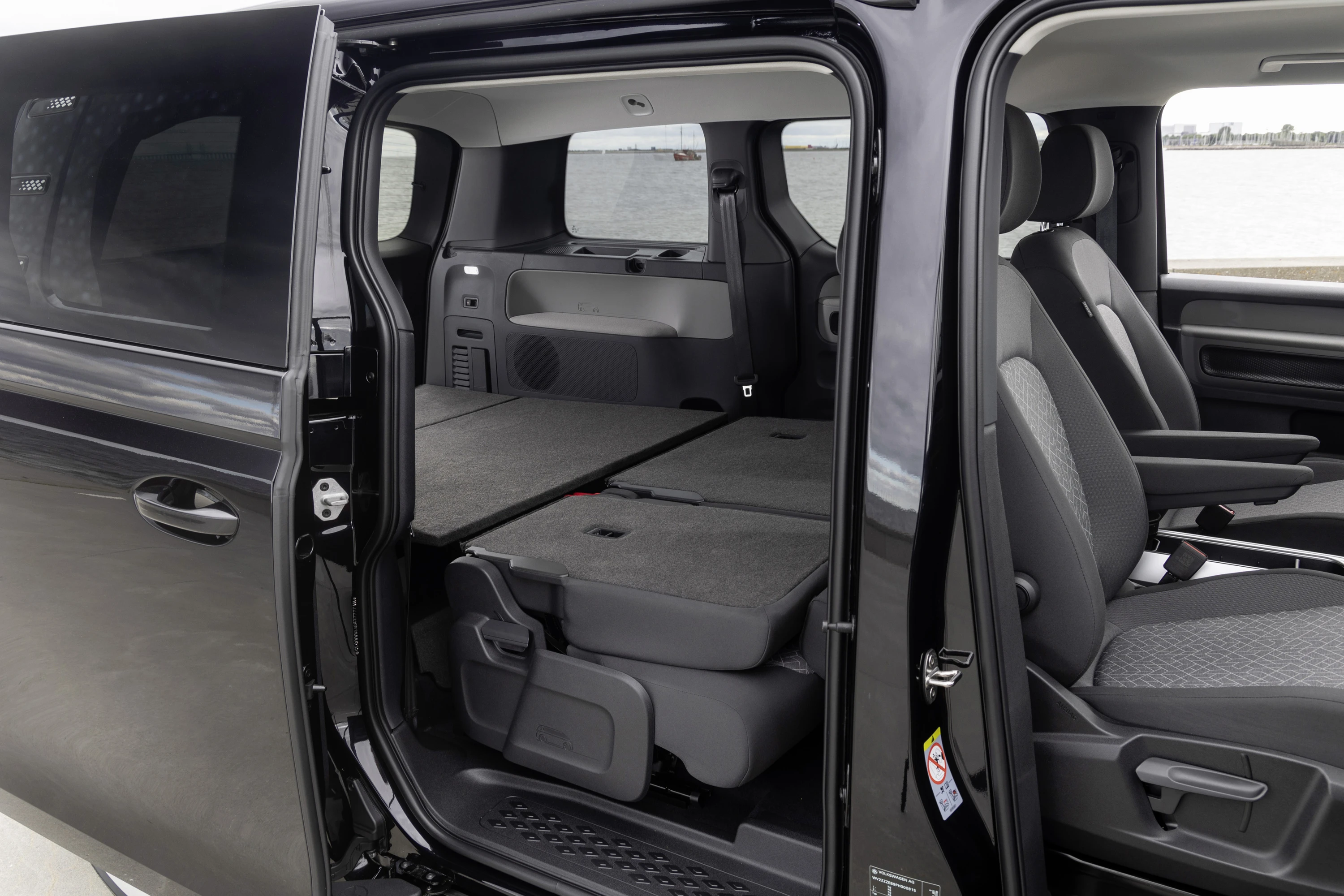 Volkswagen ID. Buzz NWB Pure 59 kWh trunk view