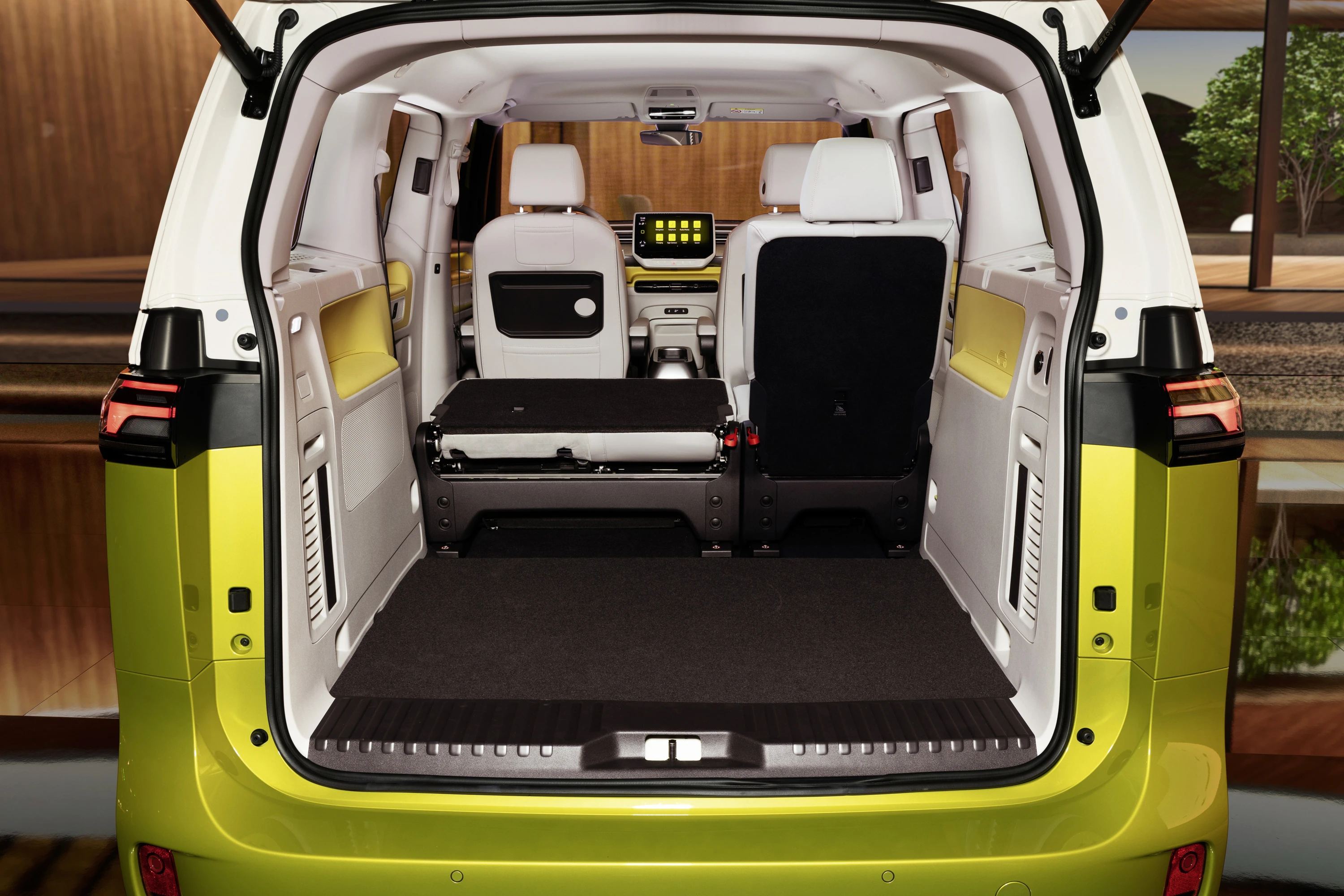 Volkswagen ID. Buzz Pro 82 kWh trunk view