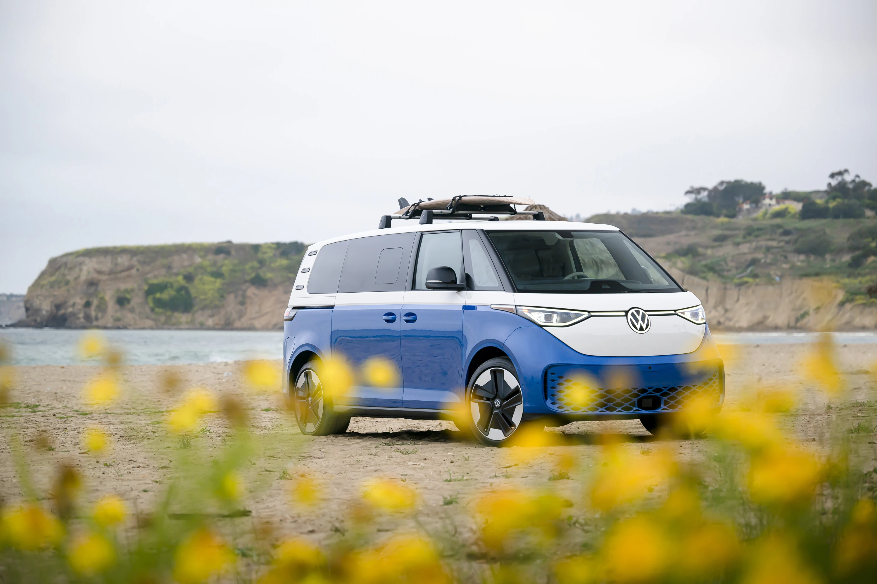 Volkswagen ID. Buzz Pro LWB exterior view