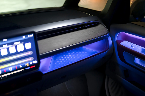 Volkswagen ID. Buzz Pro LWB interior view