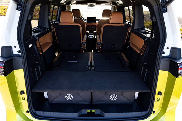 Volkswagen ID. Buzz Pro S 4MOTION LWB trunk view