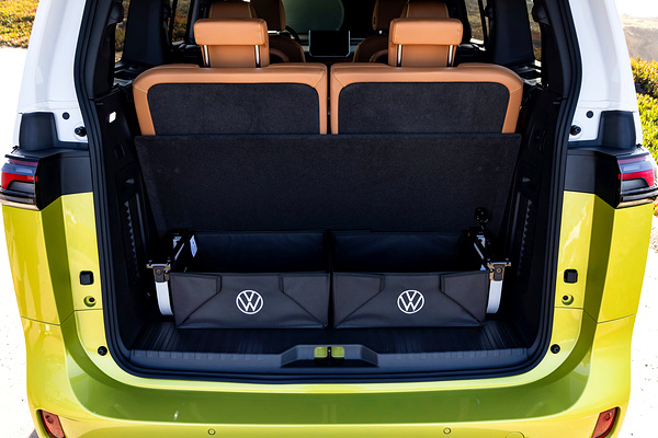 Volkswagen ID. Buzz Pro S 4MOTION LWB trunk view