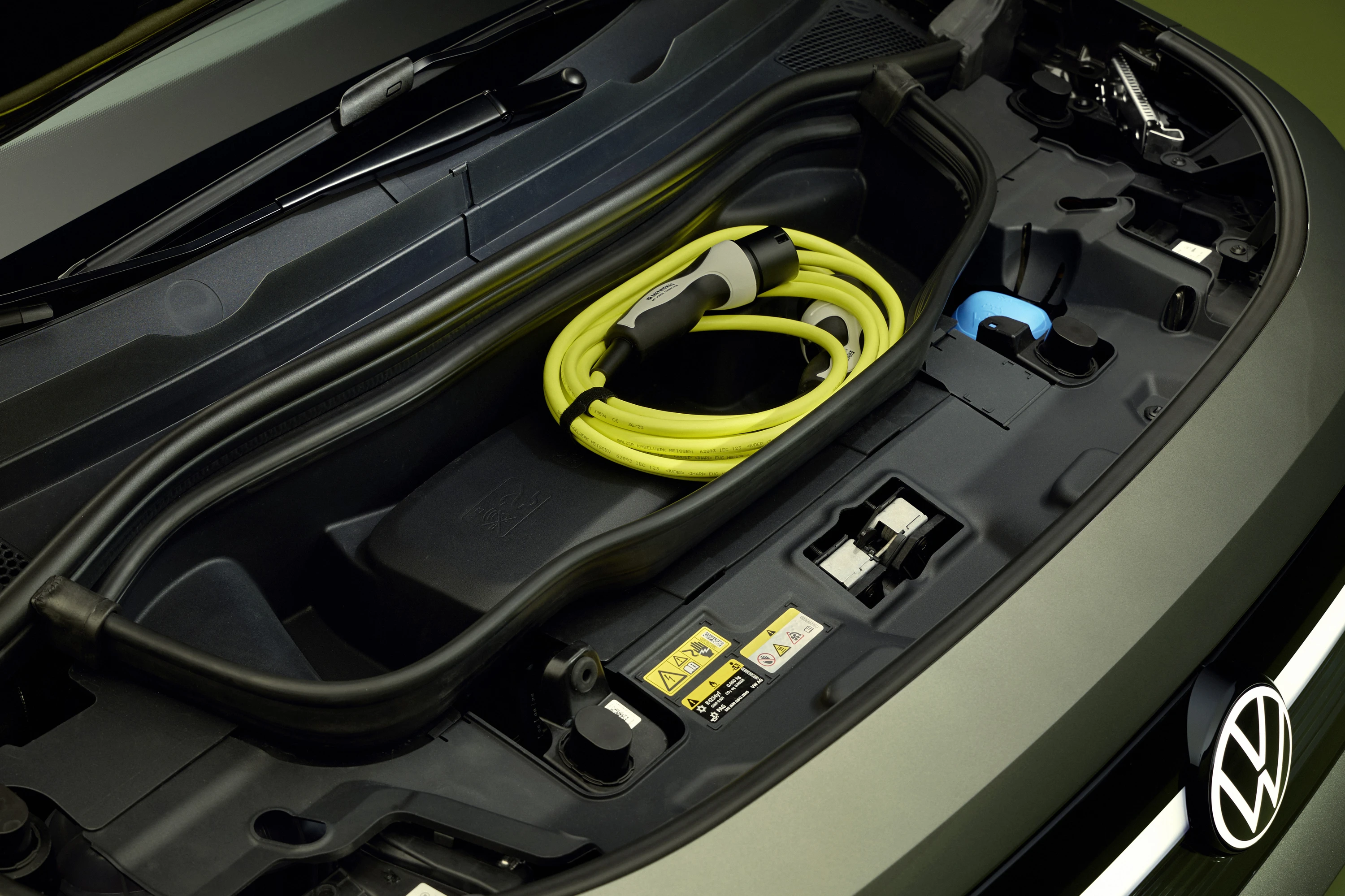 Volkswagen ID. Cross 155 kW frunk view
