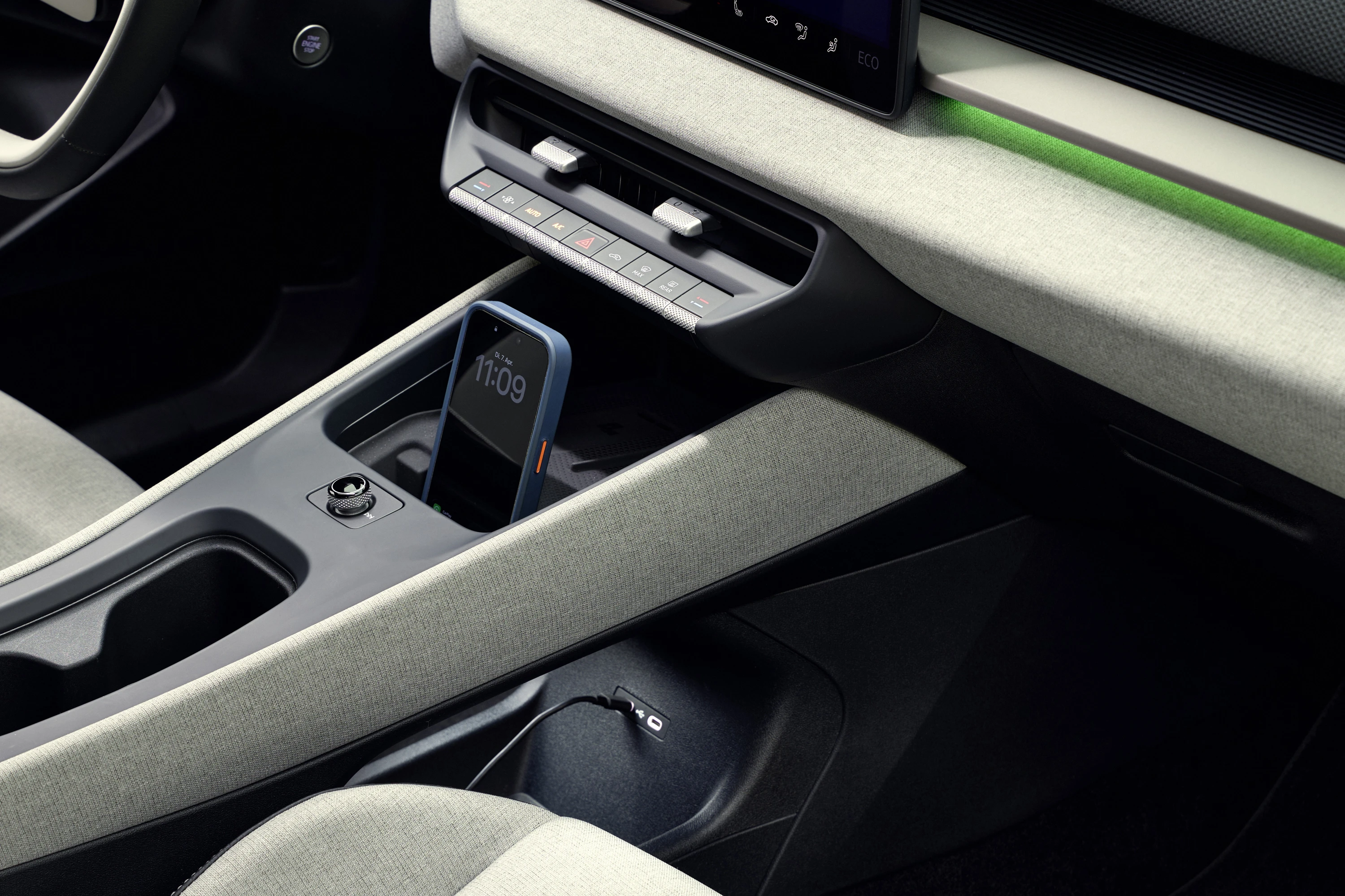 Volkswagen ID. Cross 85 kW interiorstorage view
