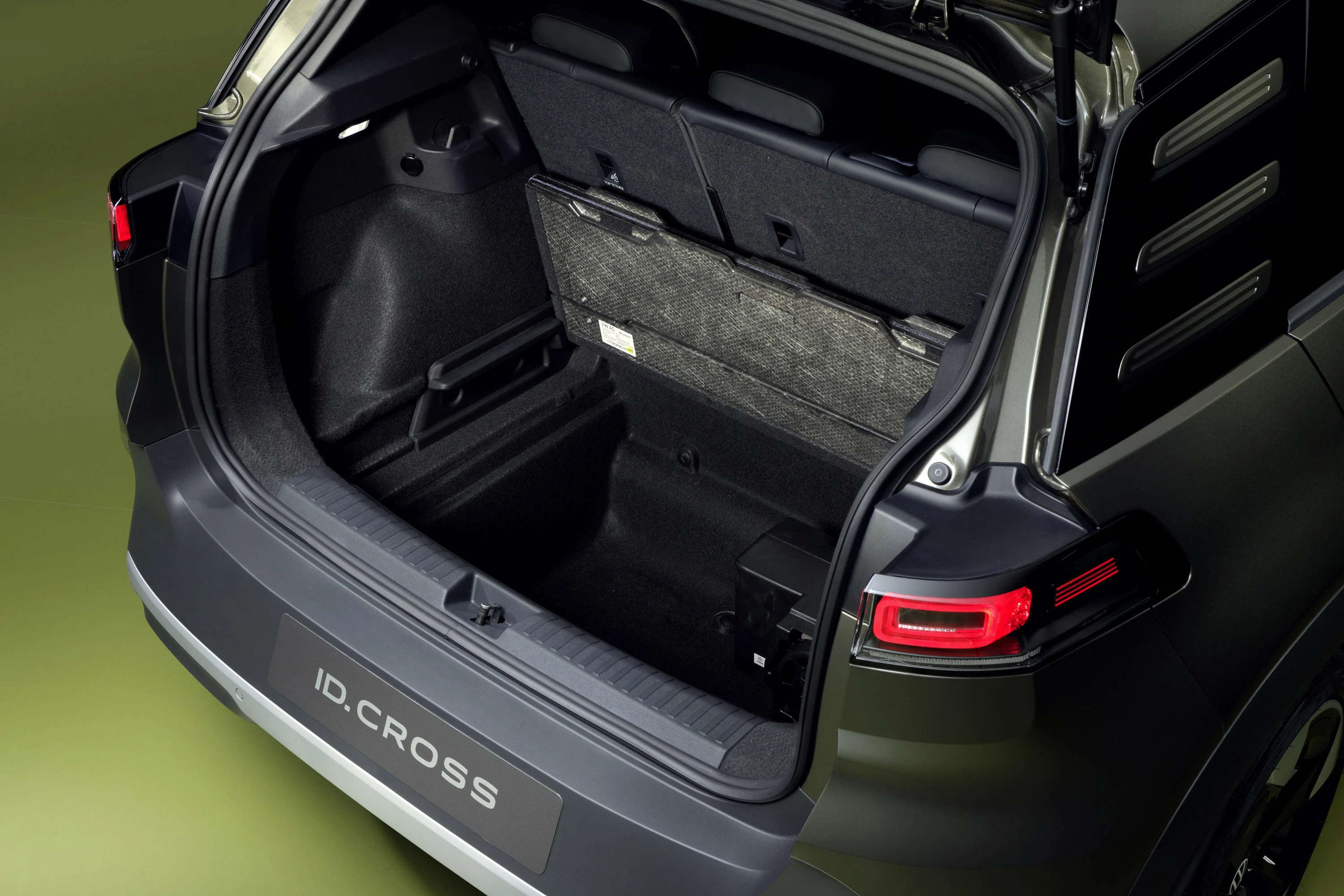 Volkswagen ID. Cross 99 kW trunk view