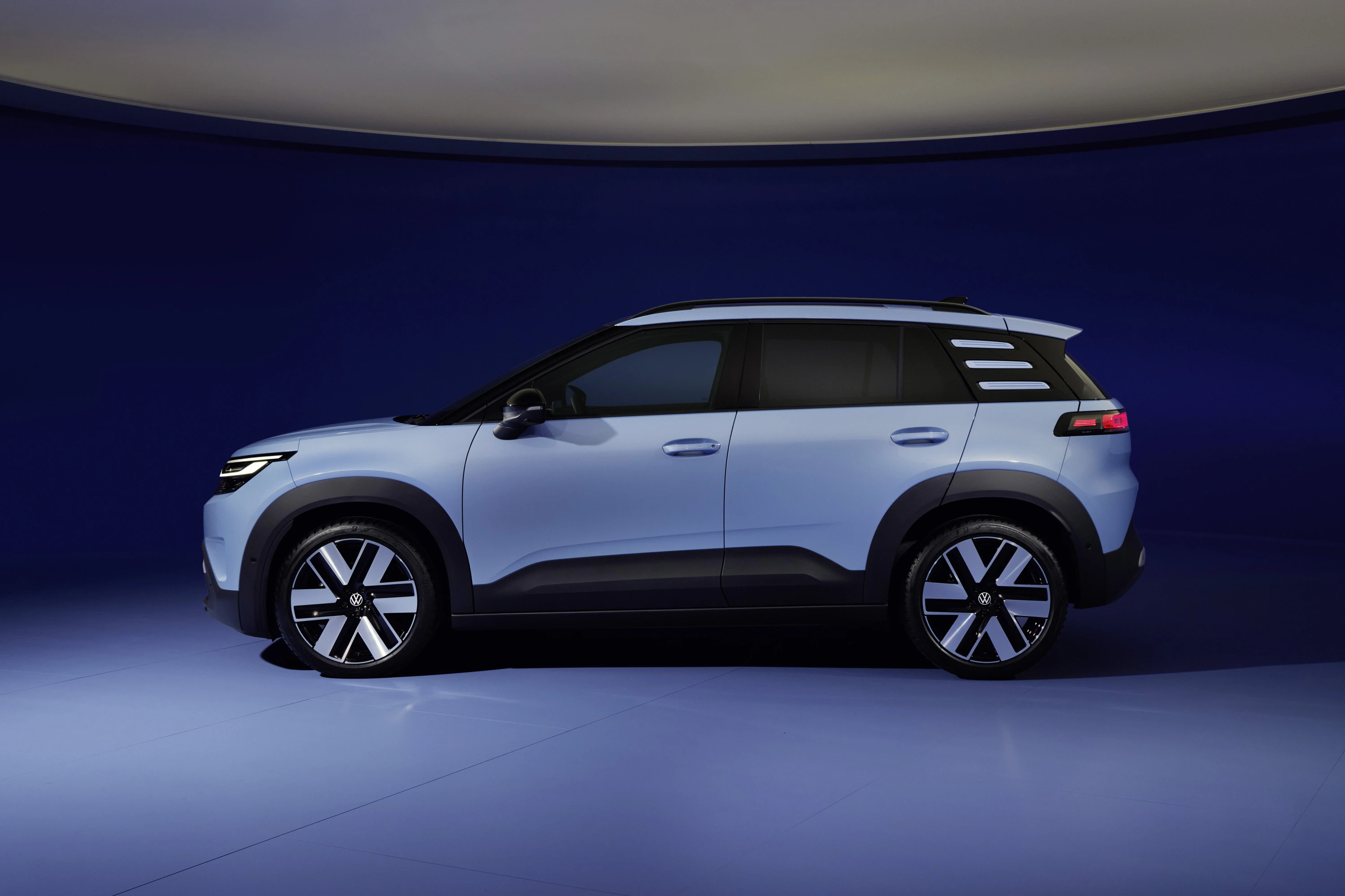 Volkswagen ID. Cross 99 kW exterior view