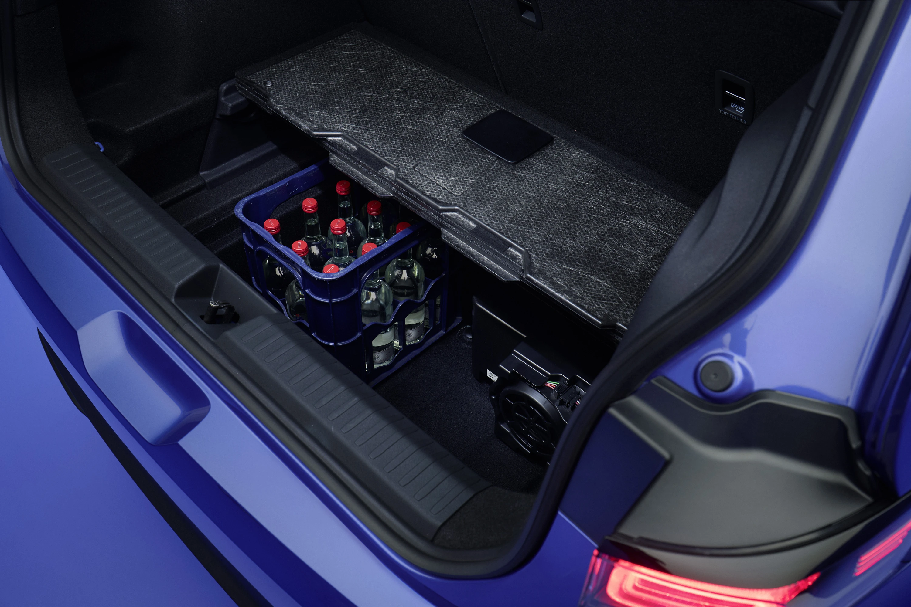 Volkswagen ID. Polo 155 kW trunk view