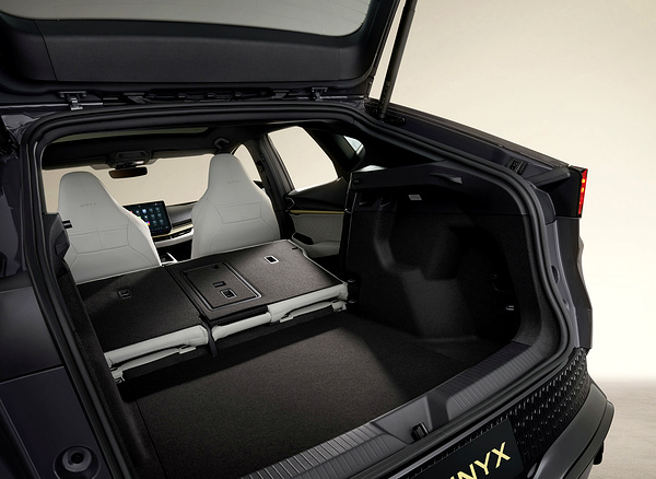 Volkswagen Id. UNYX trunk view