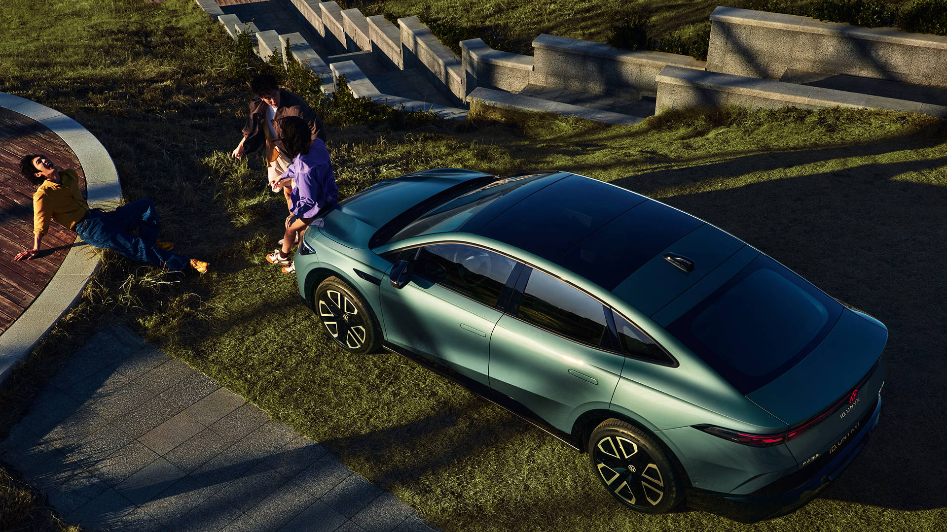 Volkswagen ID. UNYX 07 59.9 kWh RWD lifestyle view