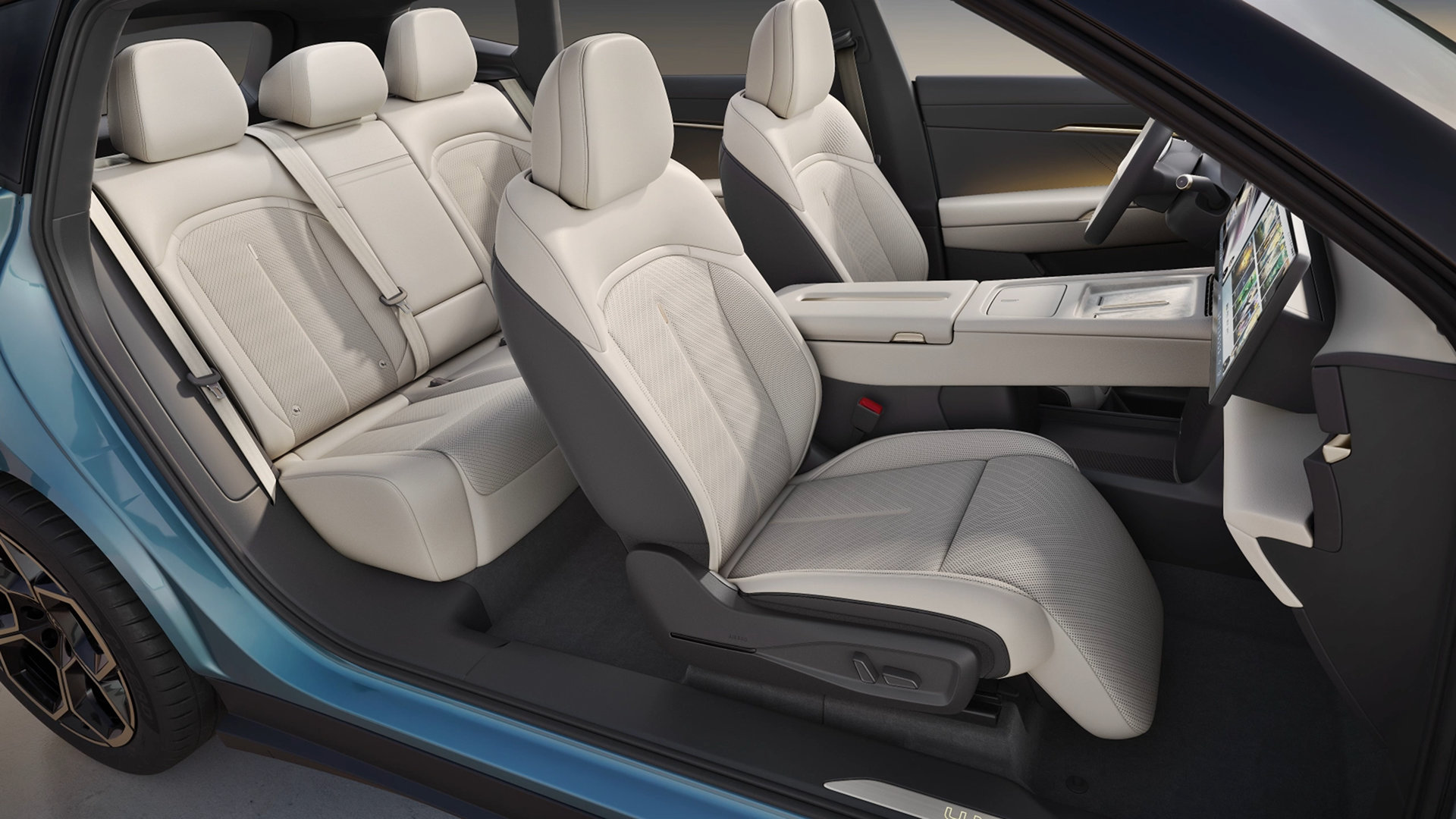 Volkswagen ID. UNYX 08 RWD Standard Range frontseats view