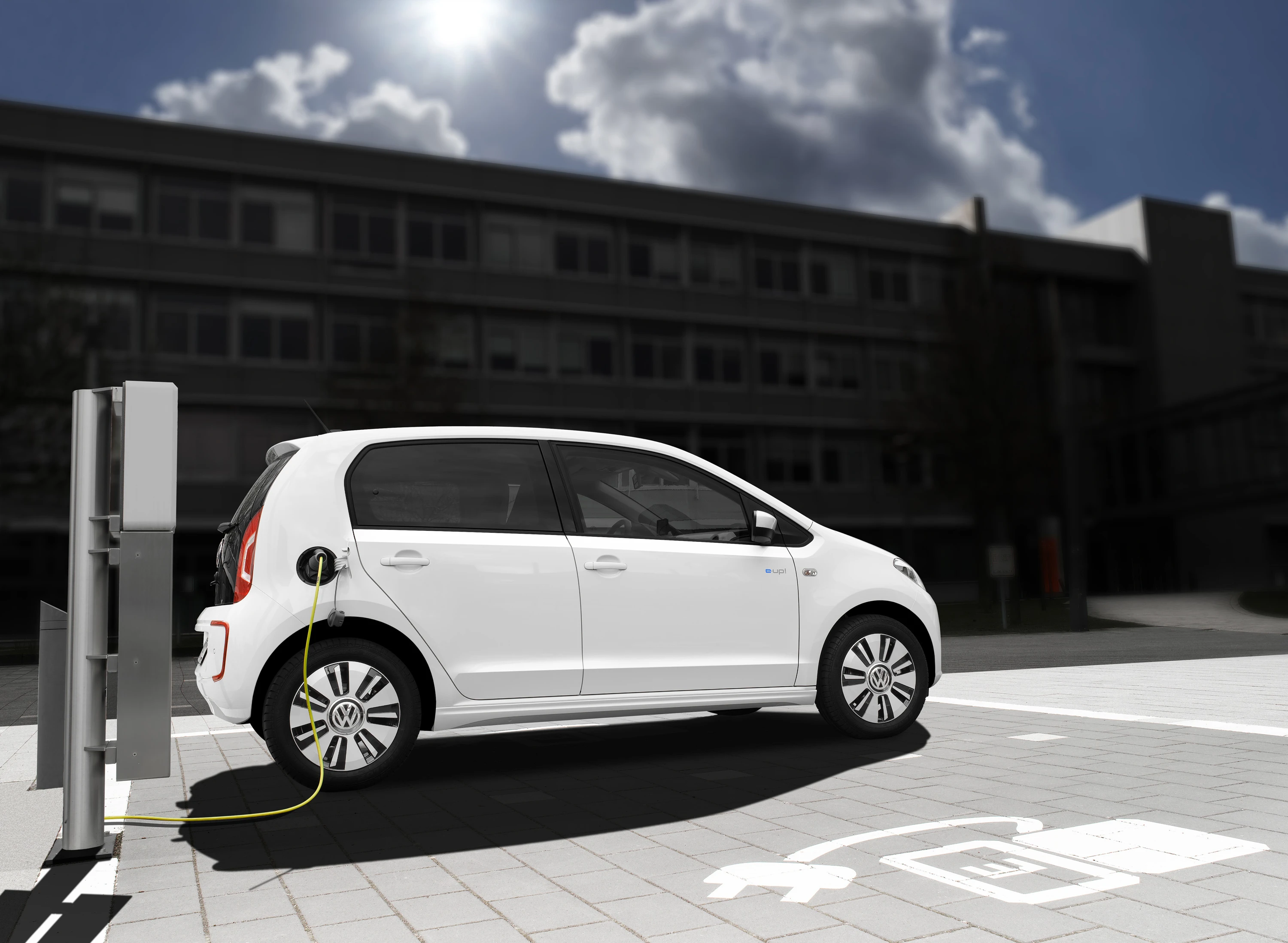 Volkswagen e-up! 18.7 kWh charging view