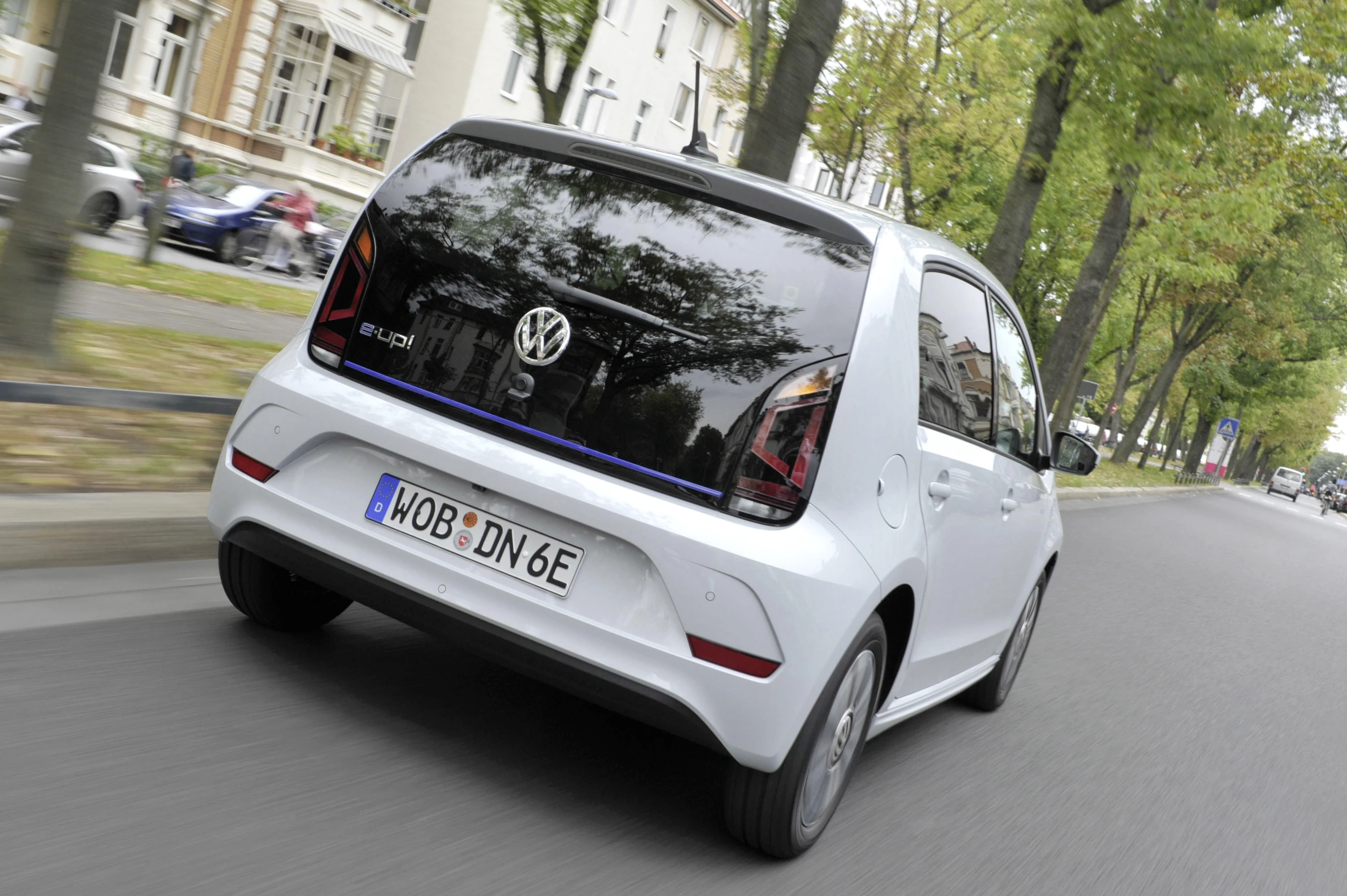 Volkswagen e-up! 18.7 kWh exterior view