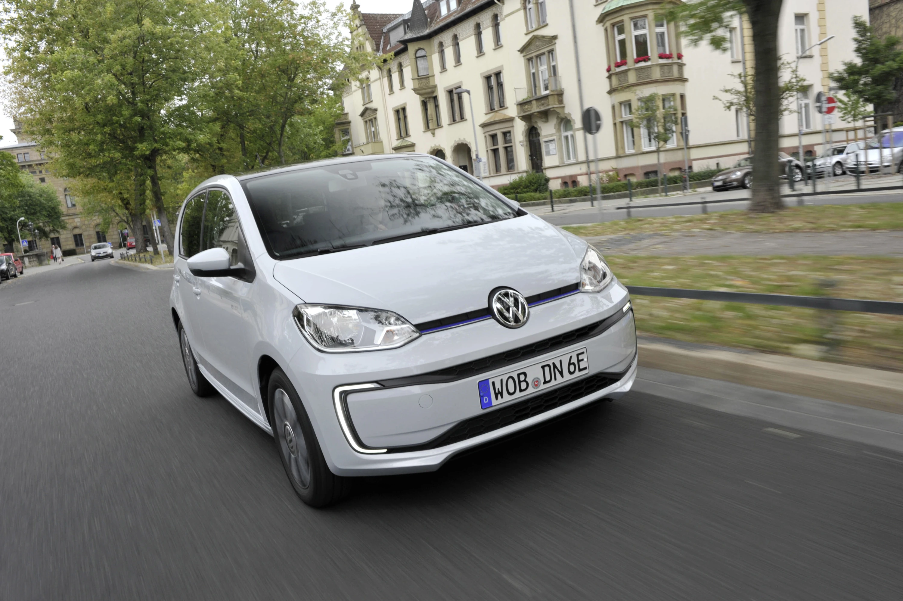 Volkswagen e-up! 18.7 kWh exterior view