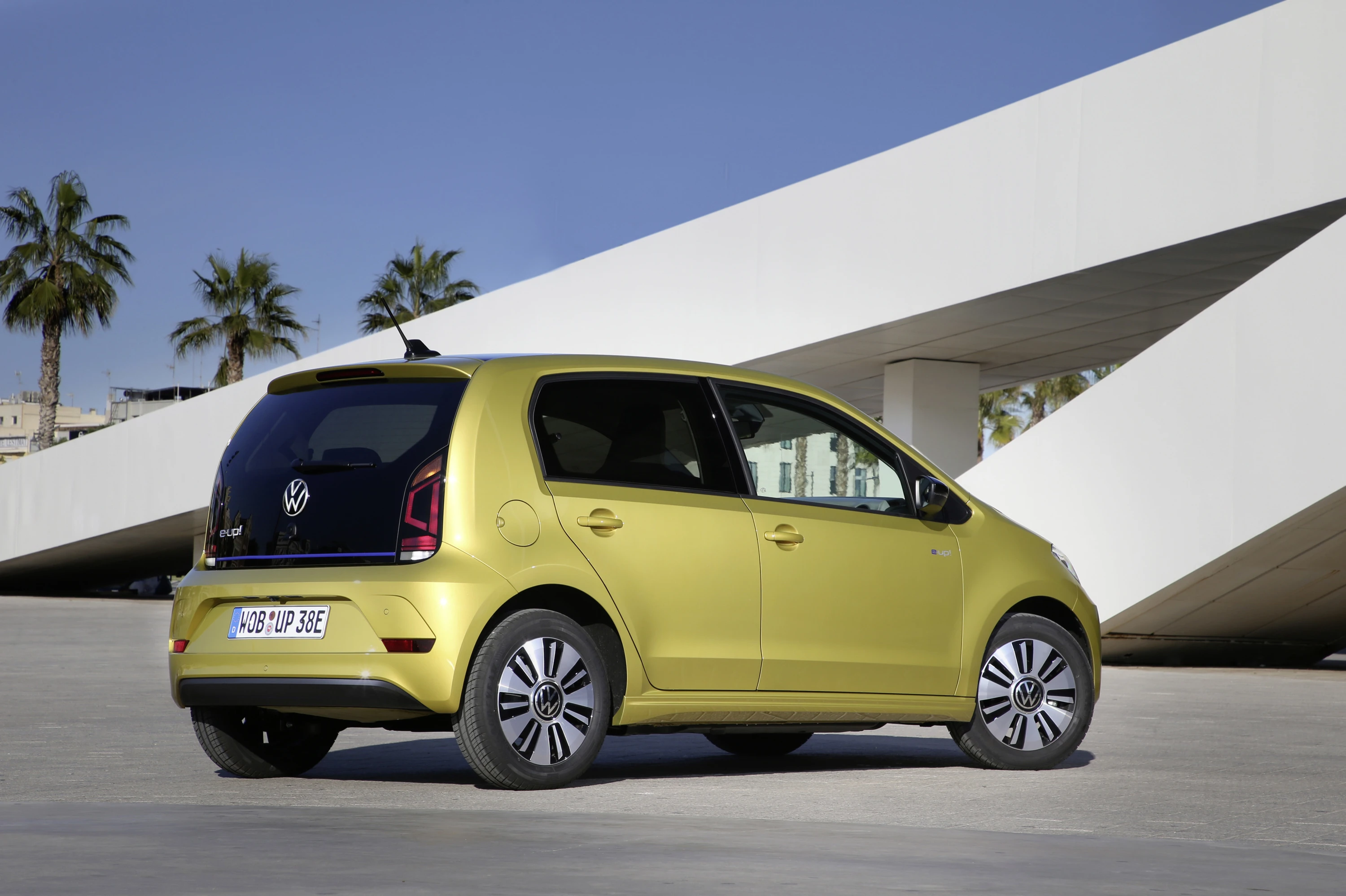 Volkswagen e-up! 32.3 kWh exterior view