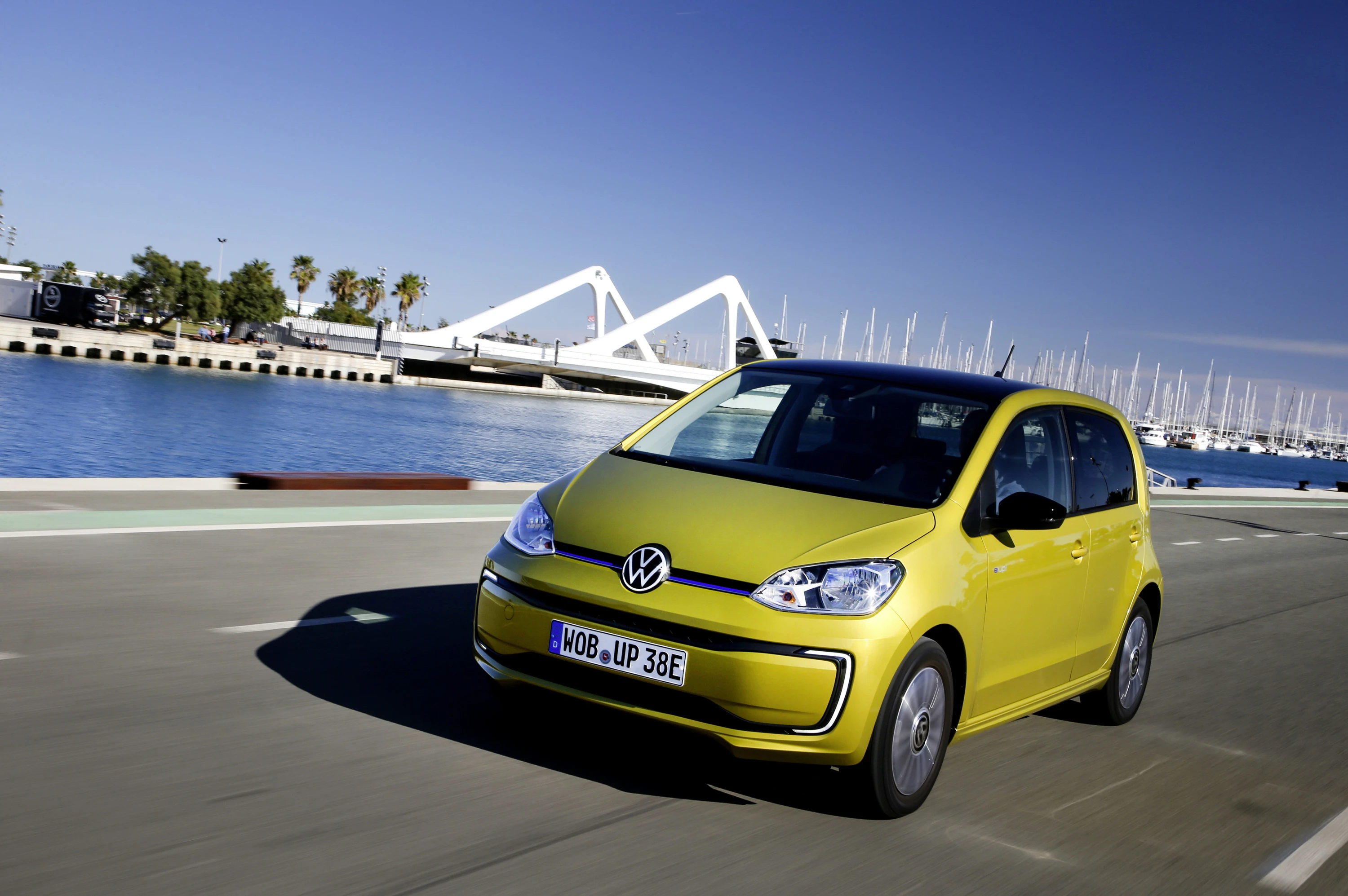 Volkswagen e-up! 32.3 kWh exterior view