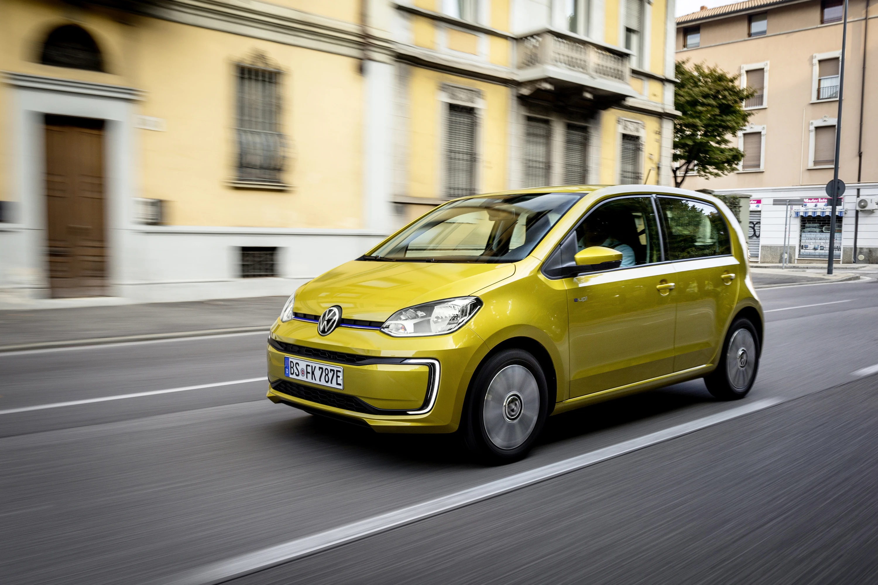 Volkswagen e-up! 32.3 kWh exterior view