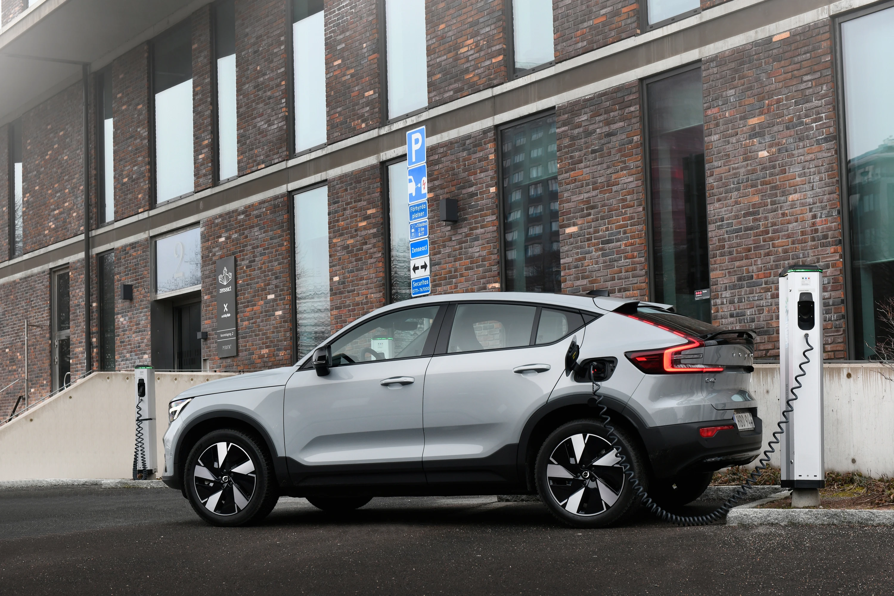 Volvo C40 Recharge Single Motor charging view