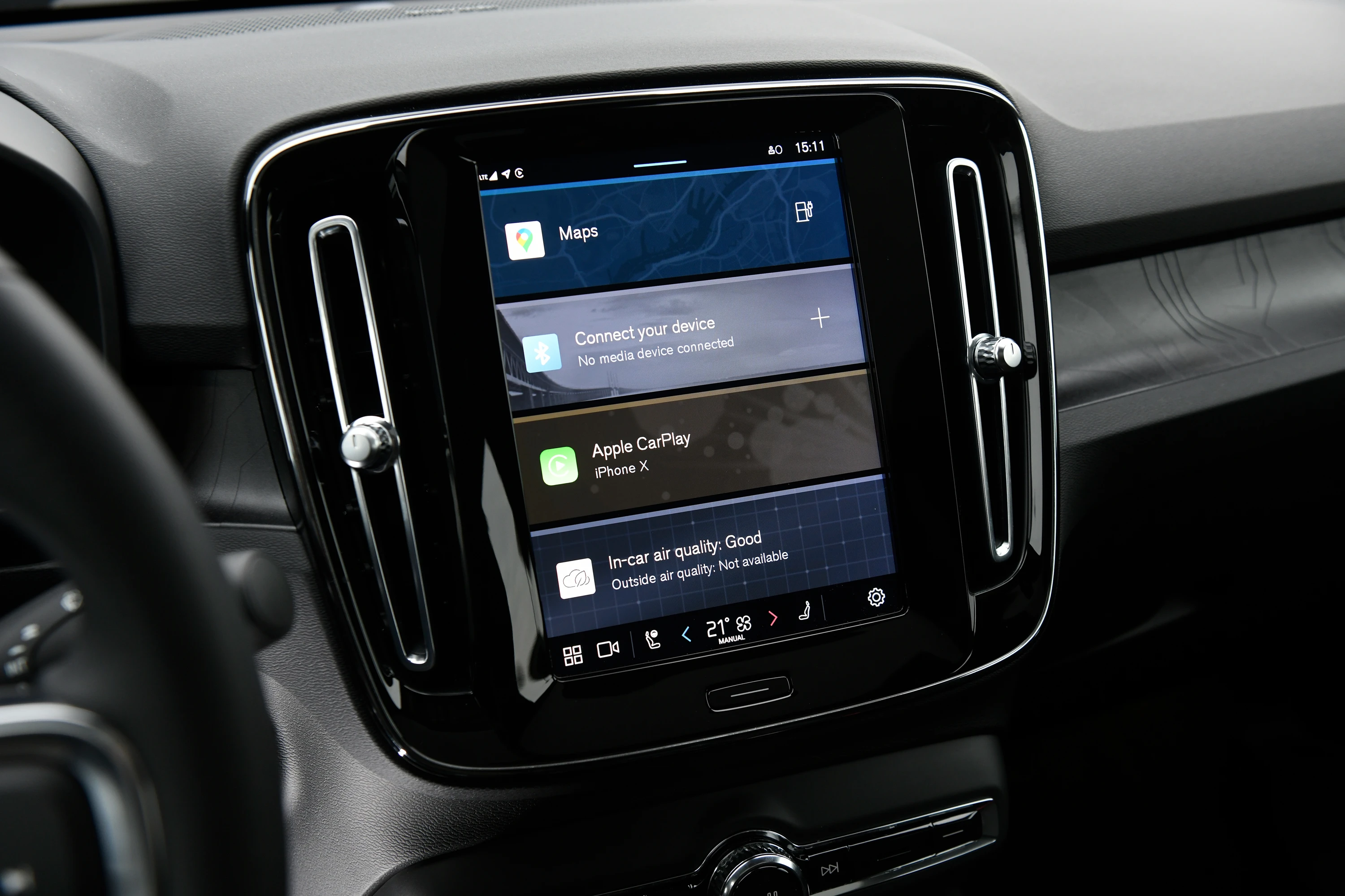 Volvo C40 Recharge Single Motor ER screens view