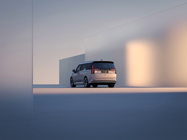Volvo EM90 exterior view